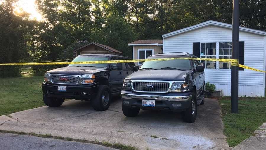 4 children, father stabbed to death; mother in custody