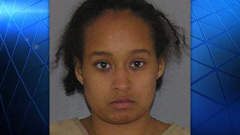 Mom leaves children home alone overnight to go to bar