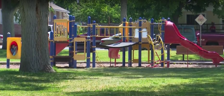 Mom: Toddler got second-degree burns on playground slide