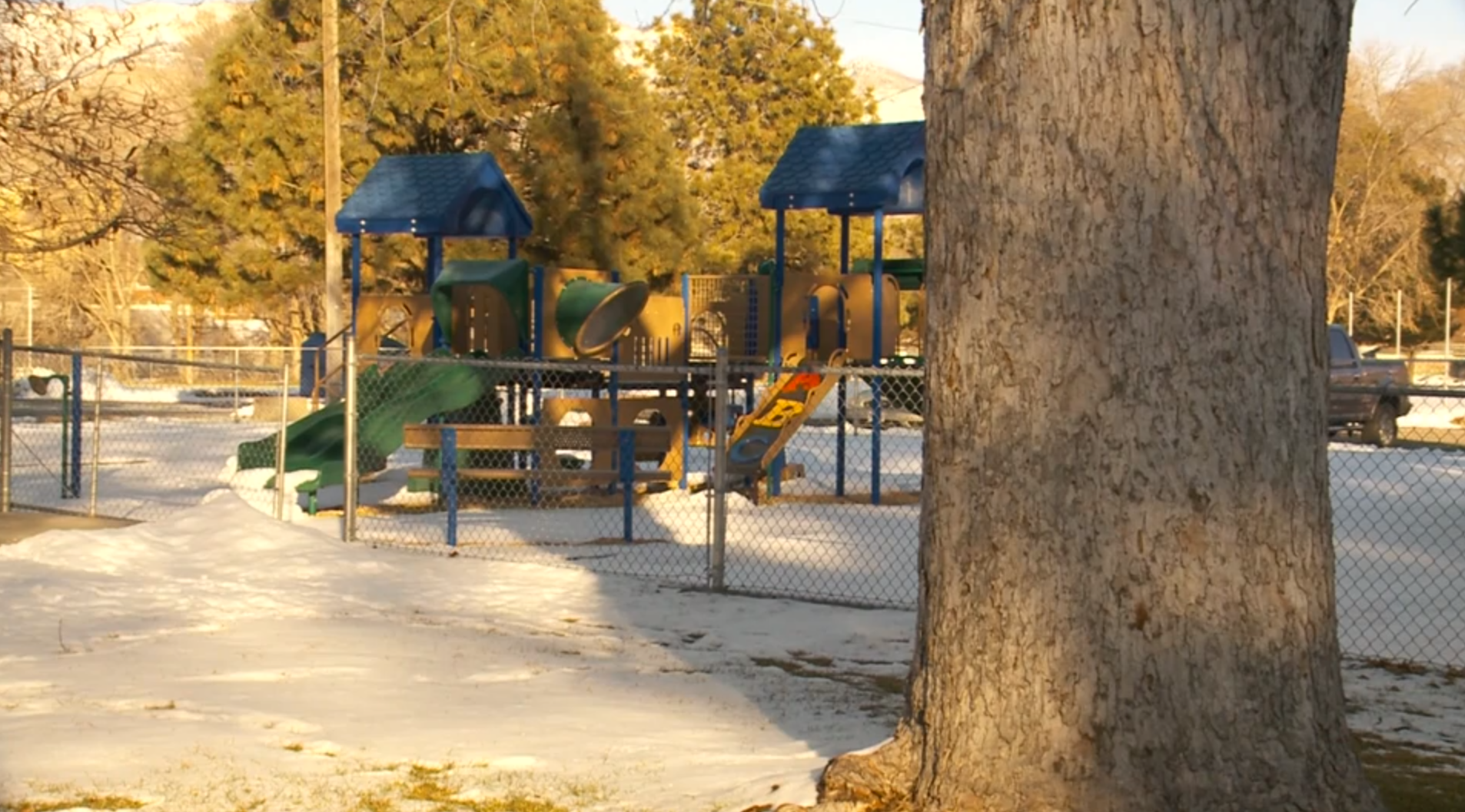 4-year-old found wandering in the snow leads police to deceased mother