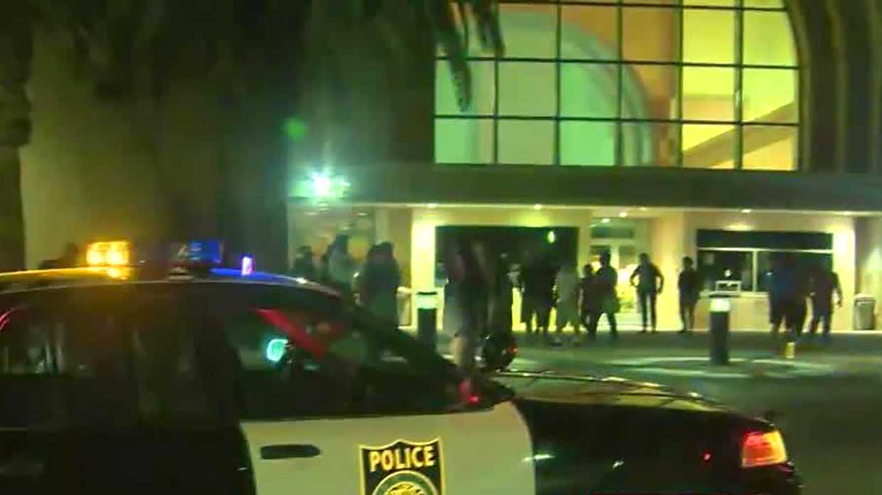 3 teens shot in shooting outside south Sacramento theater
