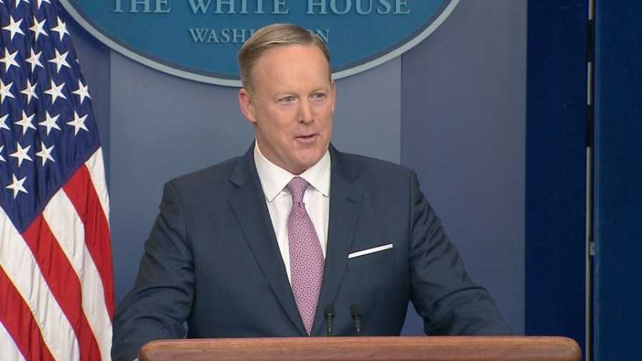 Sean Spicer finally got to meet the Pope