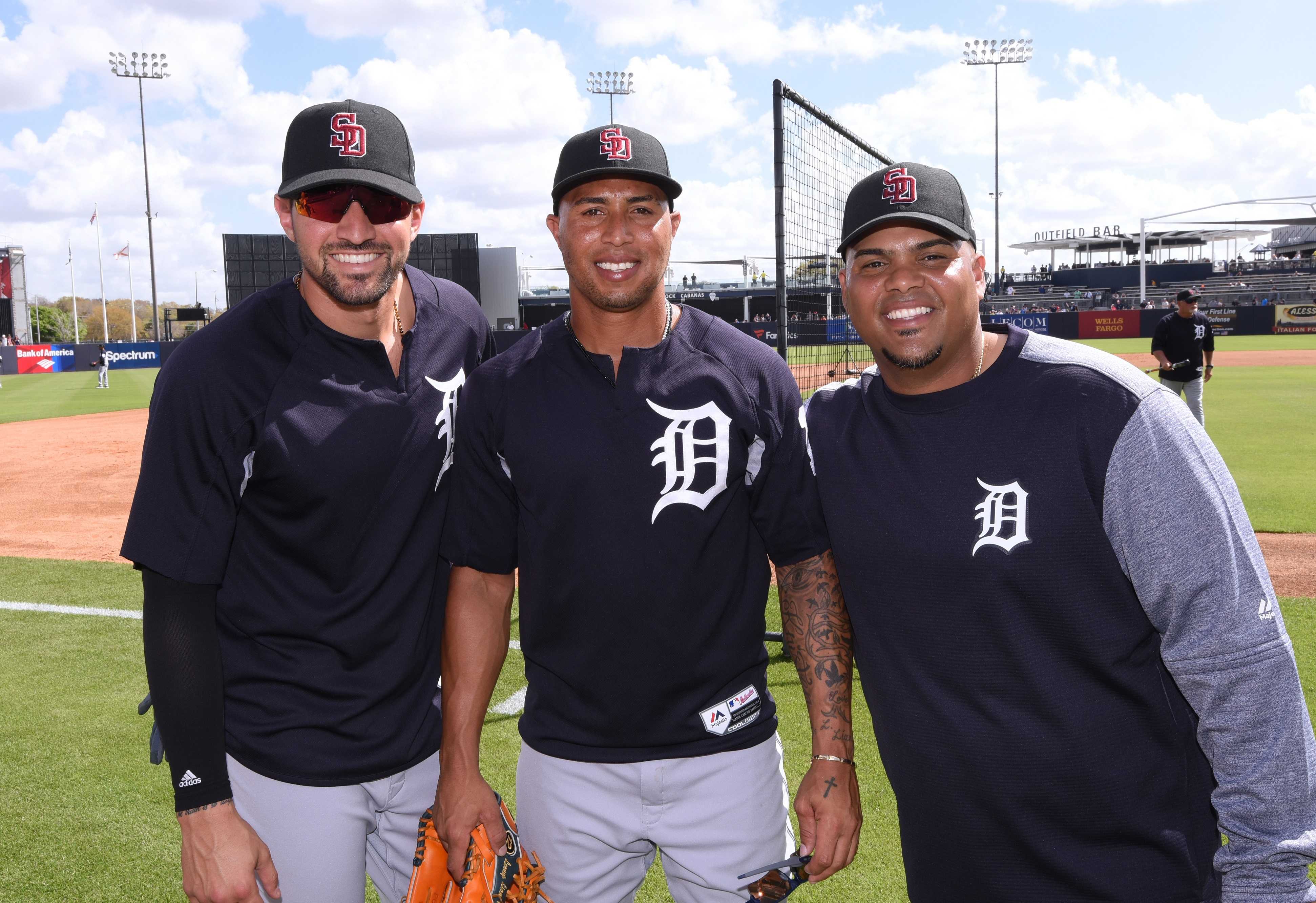 MLB teams honor slain Florida high school students during spring training