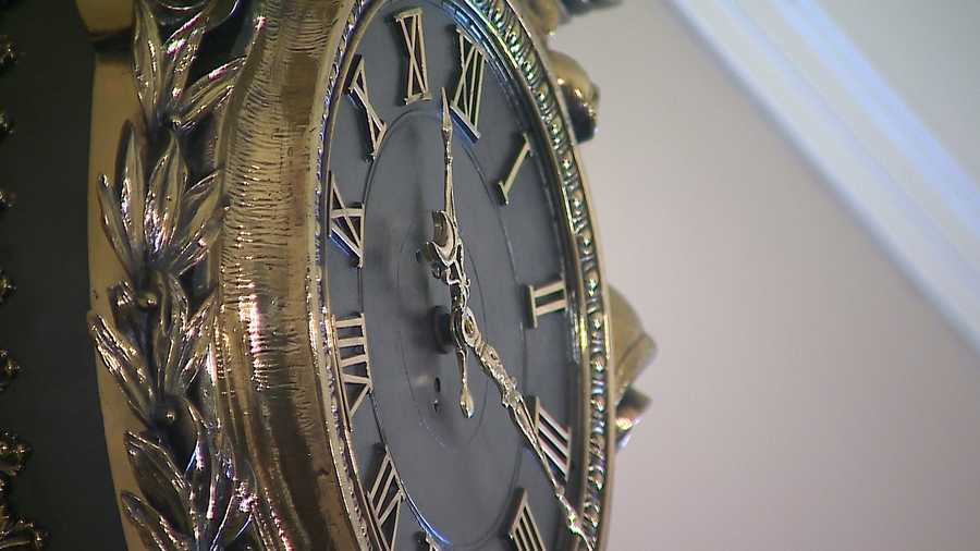 Panel sees benefits to Massachusetts changing time zones