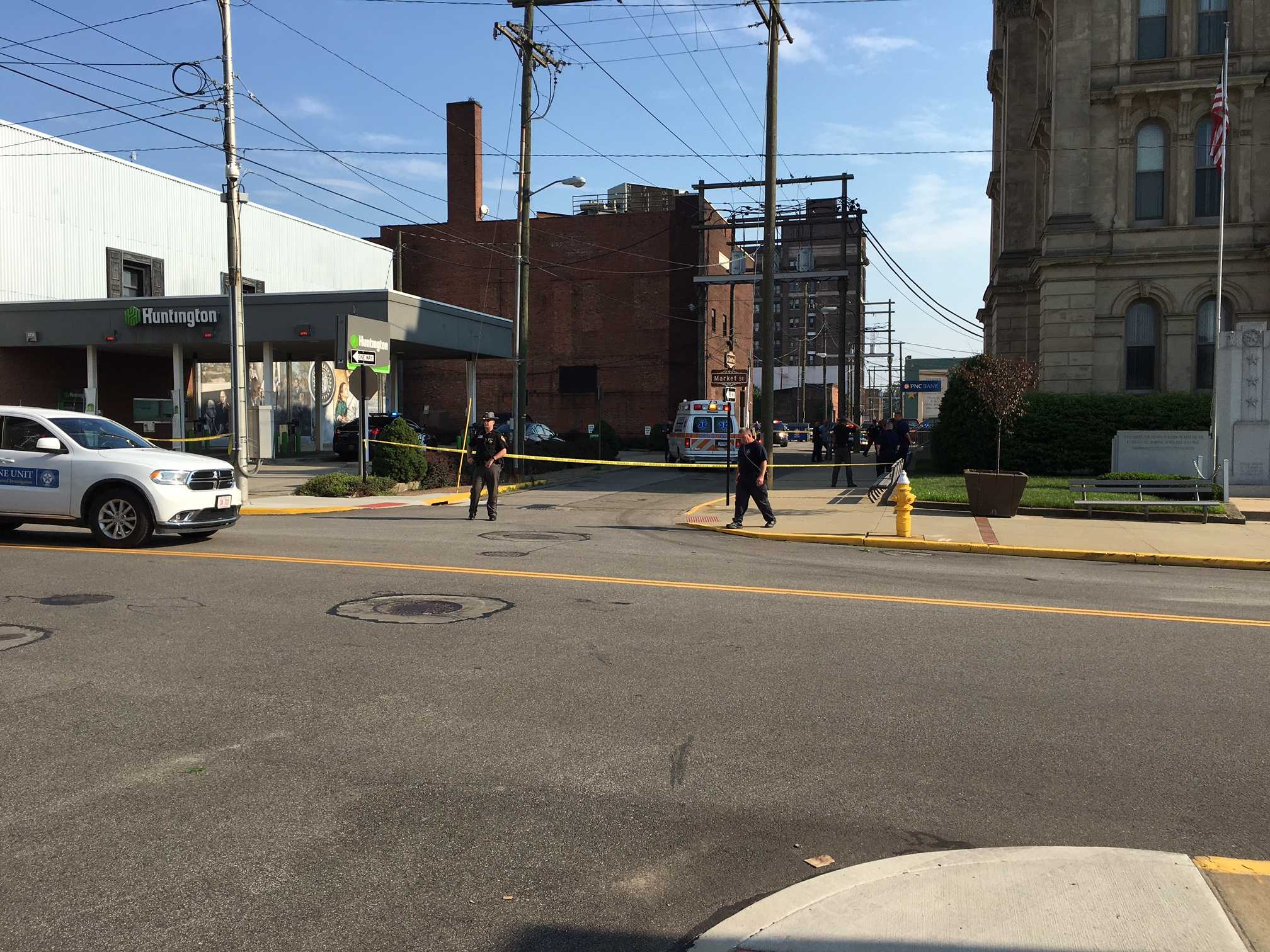 1 suspect dead, another in custody after judge shot outside Ohio courthouse