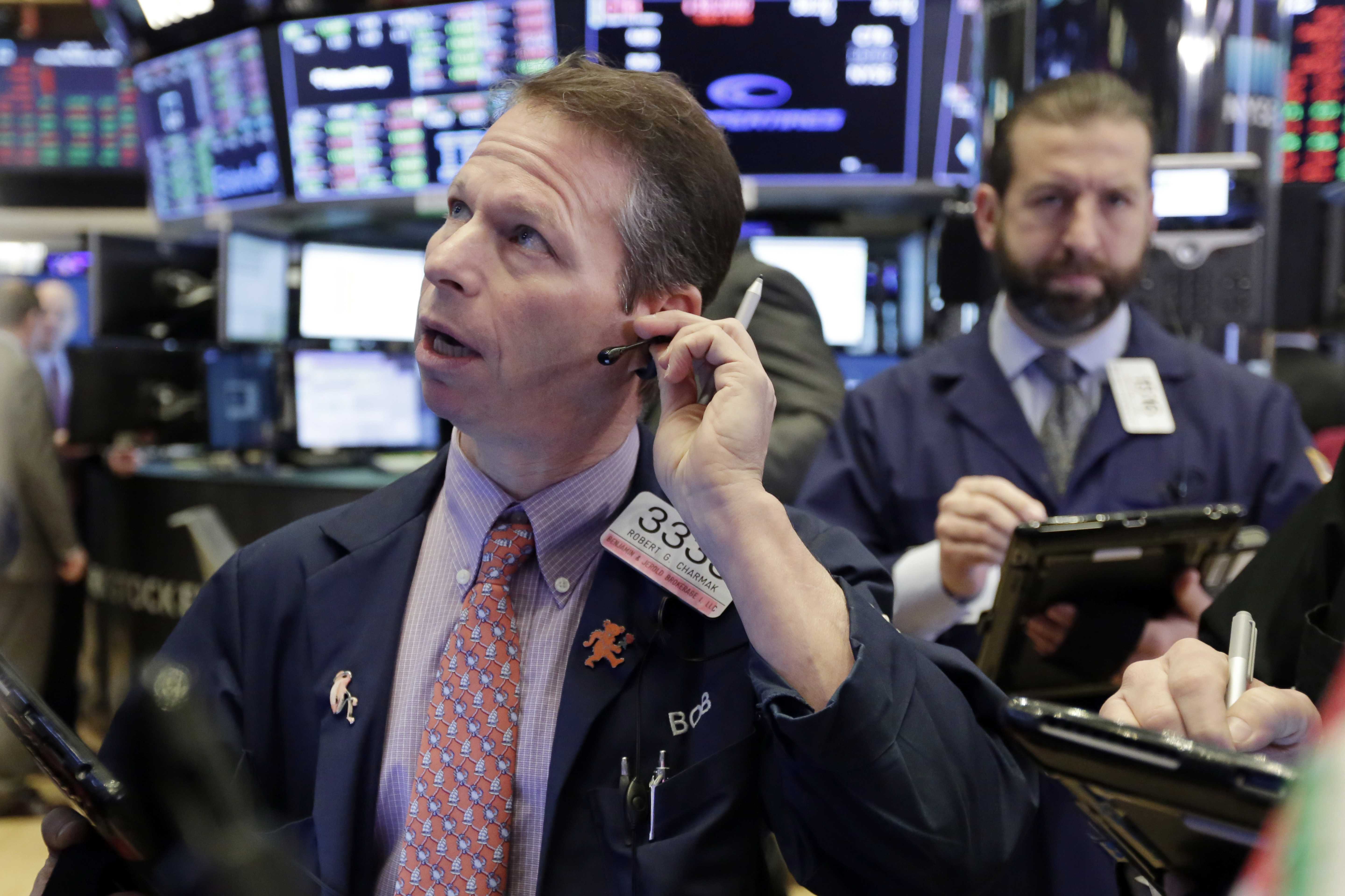 Dow plunges more than 1,000 points as volatile trading continues