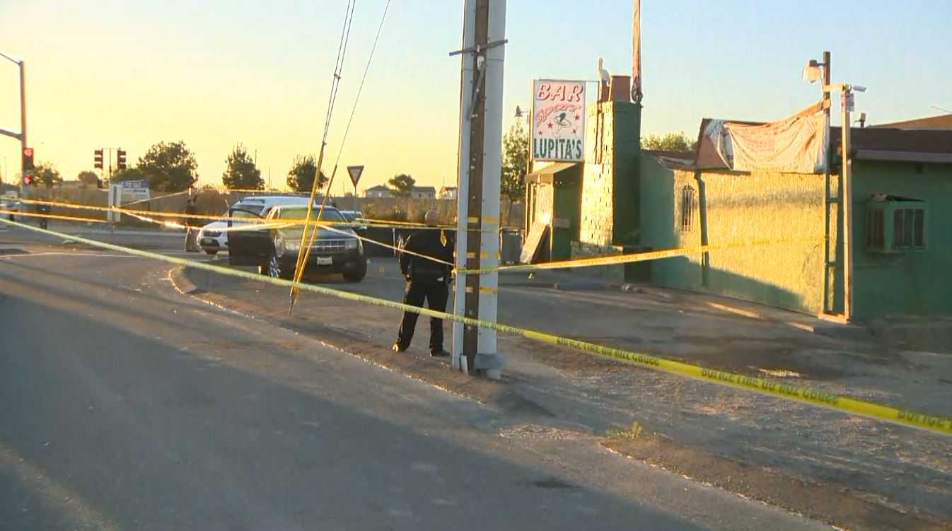Police: 2 shot to death outside bar in Stockton