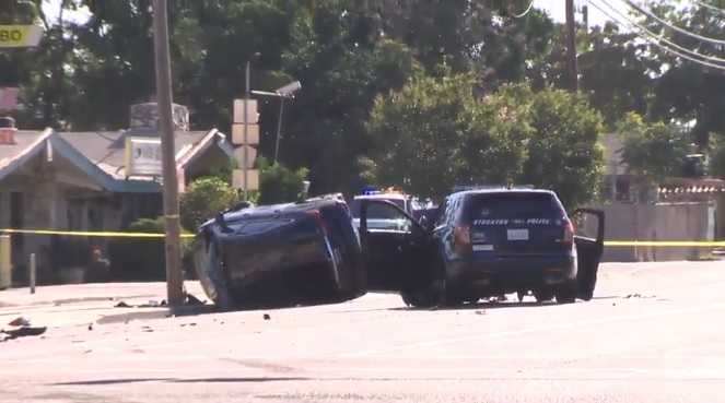Driver dies, 2 Stockton police officers hurt in crash