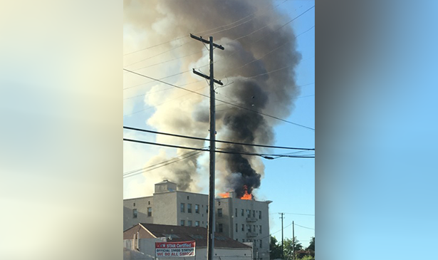 2 firefighters hurt in large Stockton apartment fire