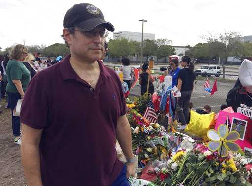 Florida to probe response to school shooting