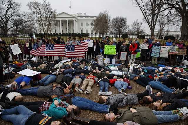 'Am I next?' Teens press for gun control outside White House