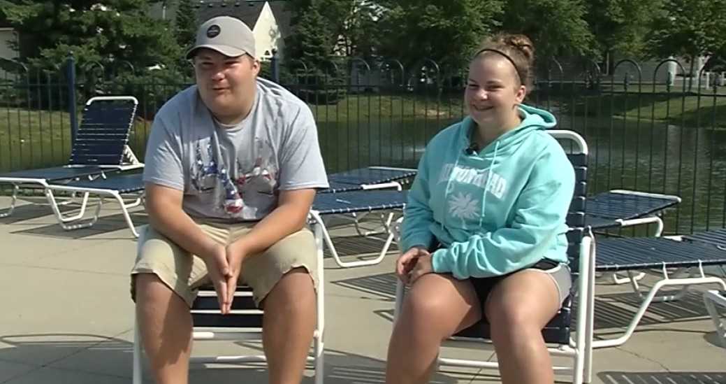 Teen bit by shark while on family vacation