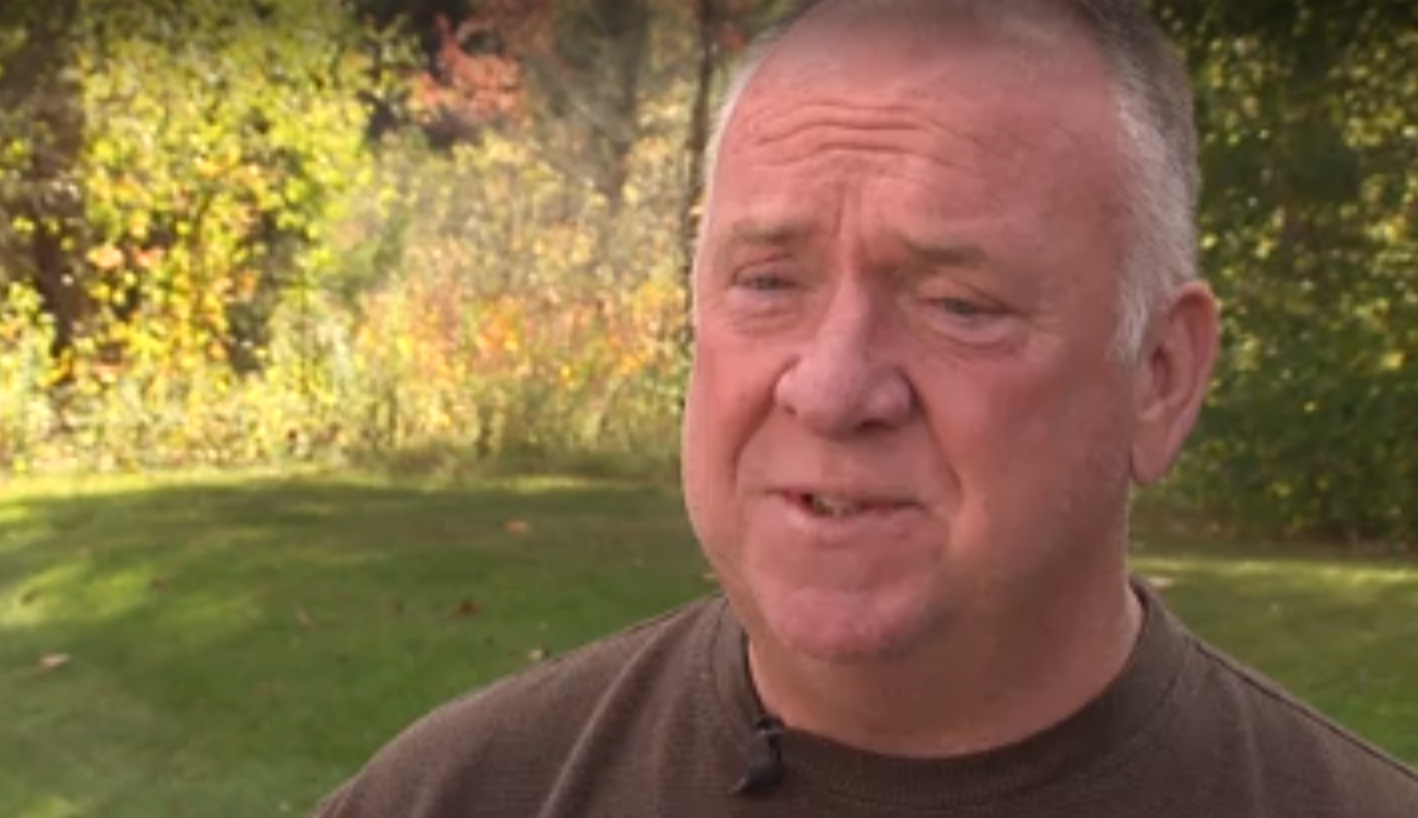 Officer cooks dinner for elderly vet low on food