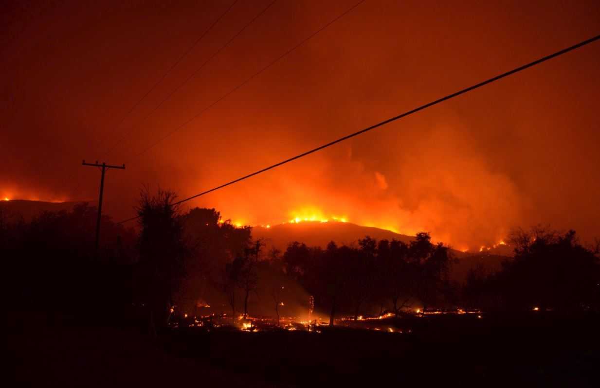 Firefighter killed battling massive SoCal wildfire