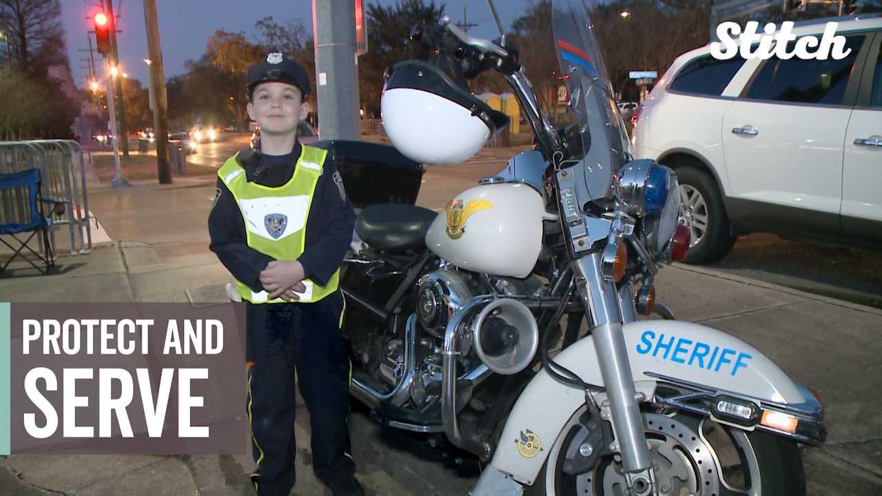 'Officers protect and serve': 8-year-old helps dad patrol Mardi Gras parade