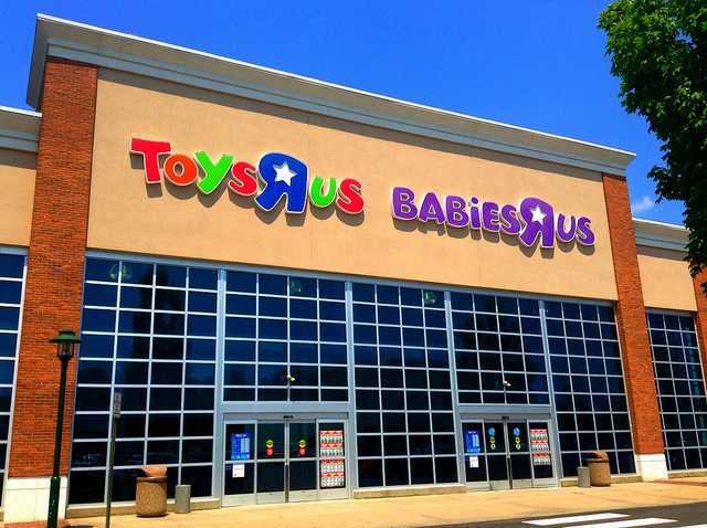 Secret Santa pays for over $10,000 in Toys "R" Us layaway orders