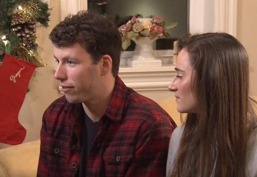 Couple recounts walking up to derailed train near Seattle to help