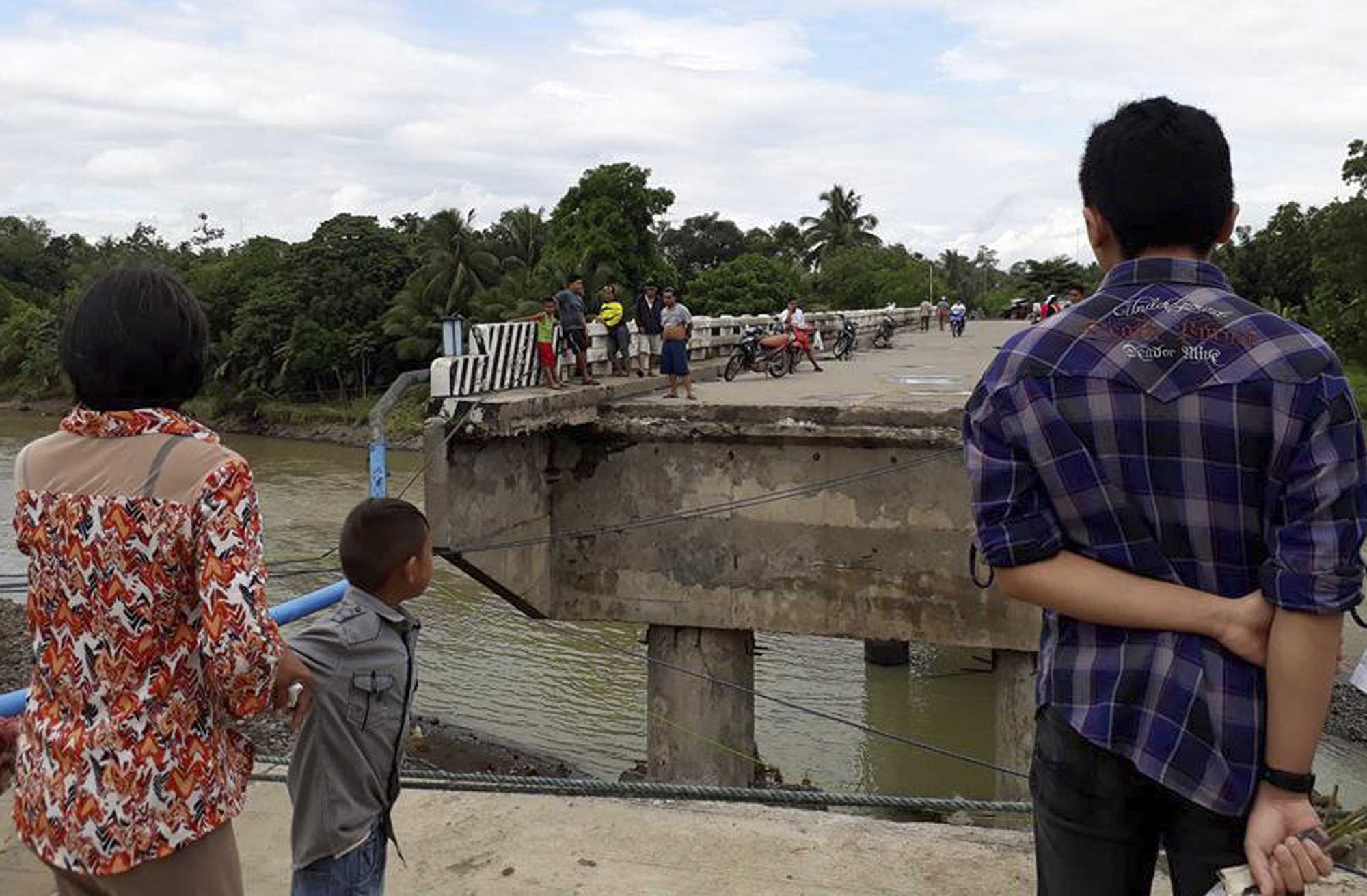 Tropical Storm Tembin: Flash floods, landslides kill over 100