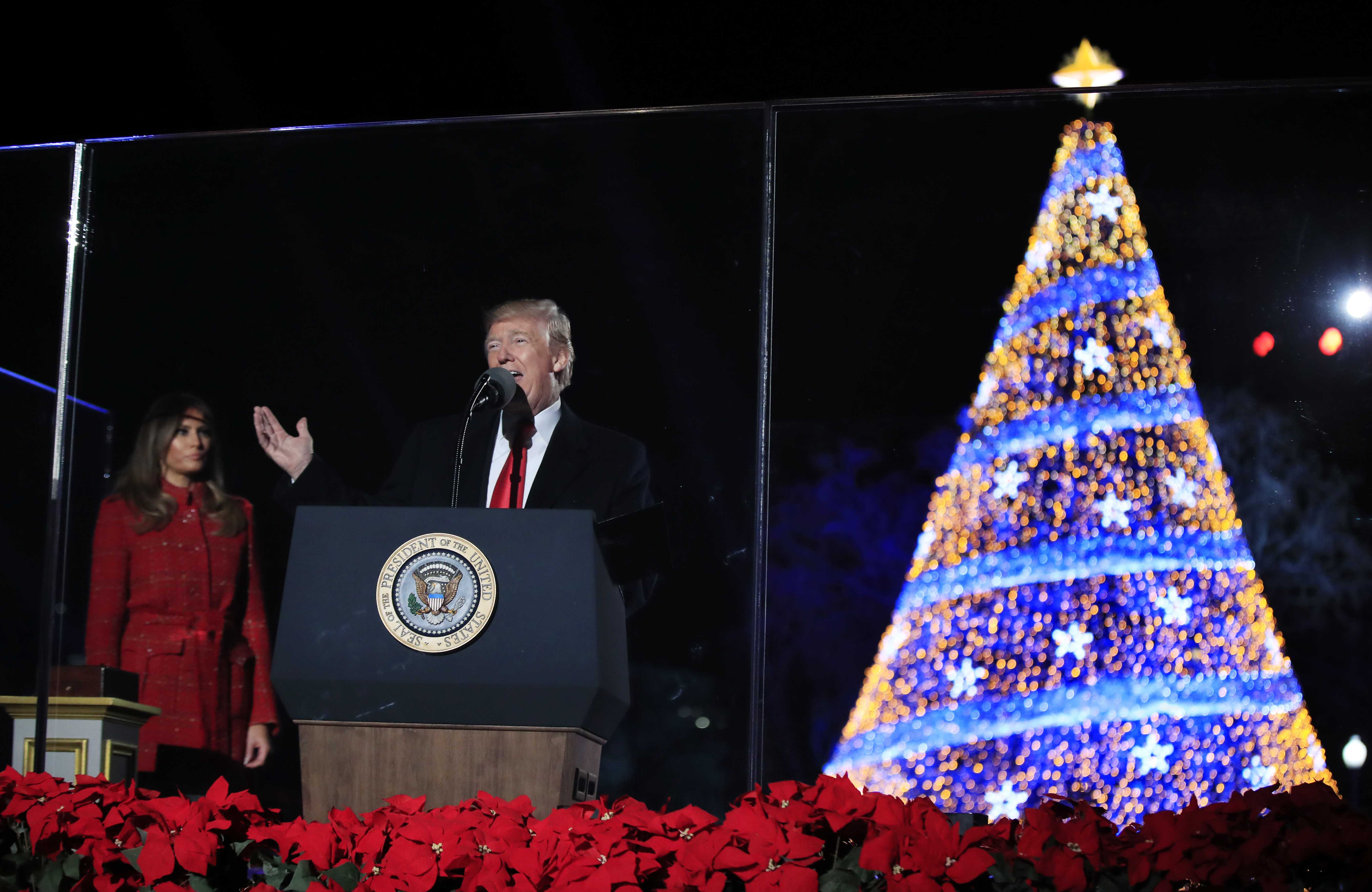 There's no missing Trump's 'Merry Christmas' message