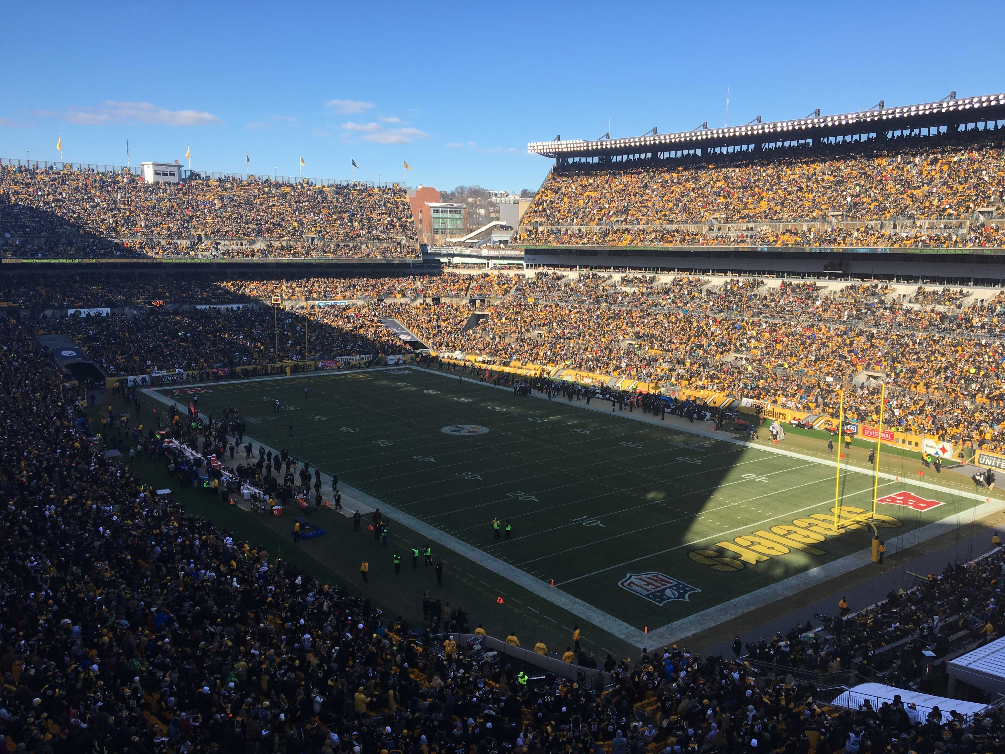 #Jaguars lead #Steelers 35-21 in 4th quarter of AFC divisional playoff game at Heinz Field