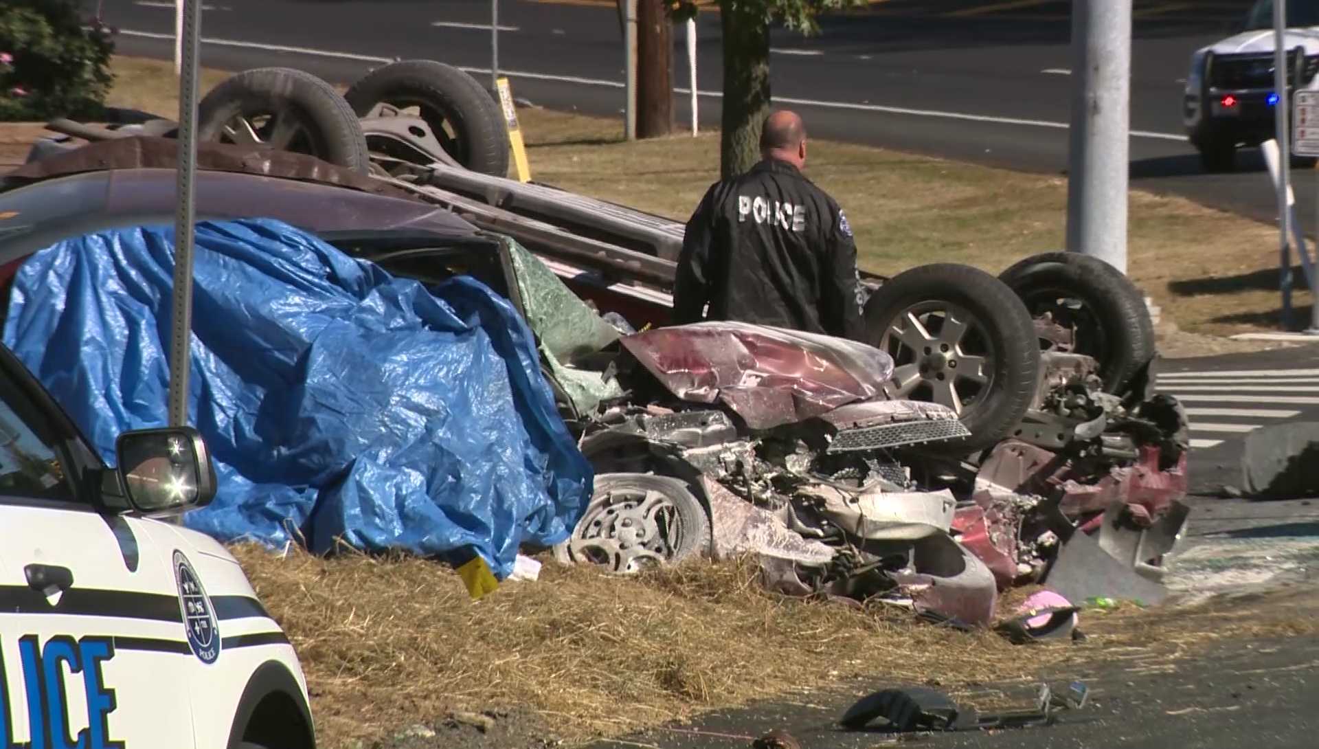 2 dead in crash outside Robert Morris University and shopping center in Moon Township