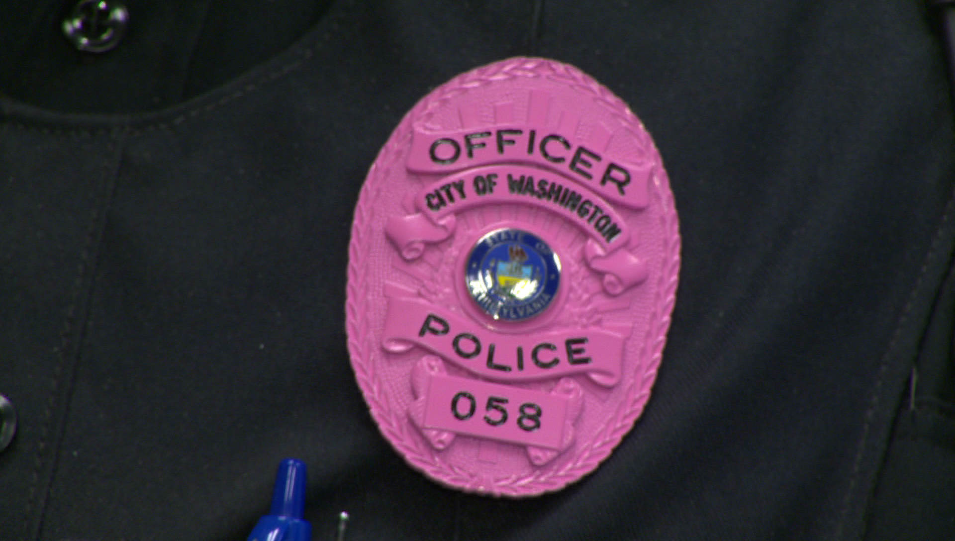 Washington police officers join in on Real Men Wear Pink initiative