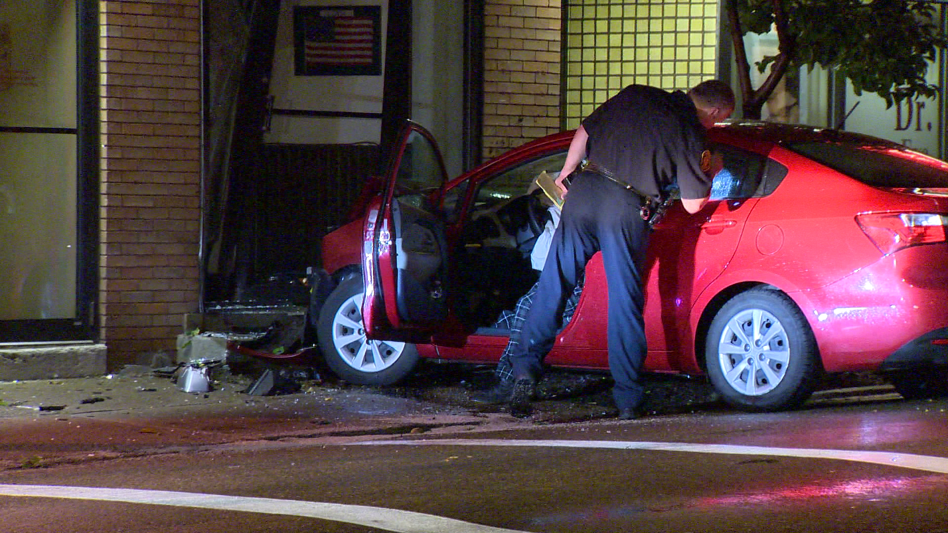 Car crashes into building in Carrick