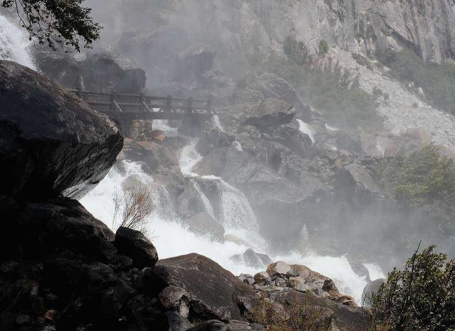 Hiker slips on Yosemite bridge, falls to his death