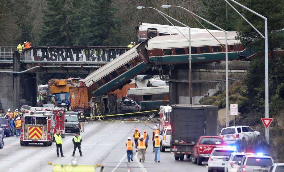 Death toll rises to 6 after high-speed Amtrak train derails near Seattle