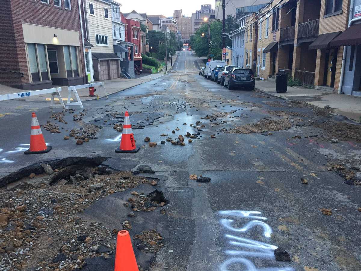 Water main break in Oakland leaves four-foot-wide hole behind