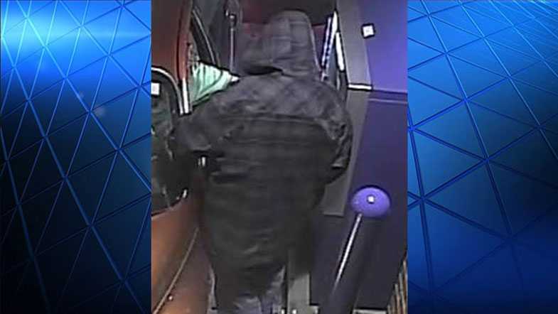 Victim negotiates with armed robber during ATM holdup