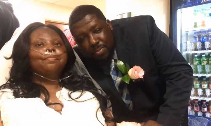 Woman battling cancer weds at hospital