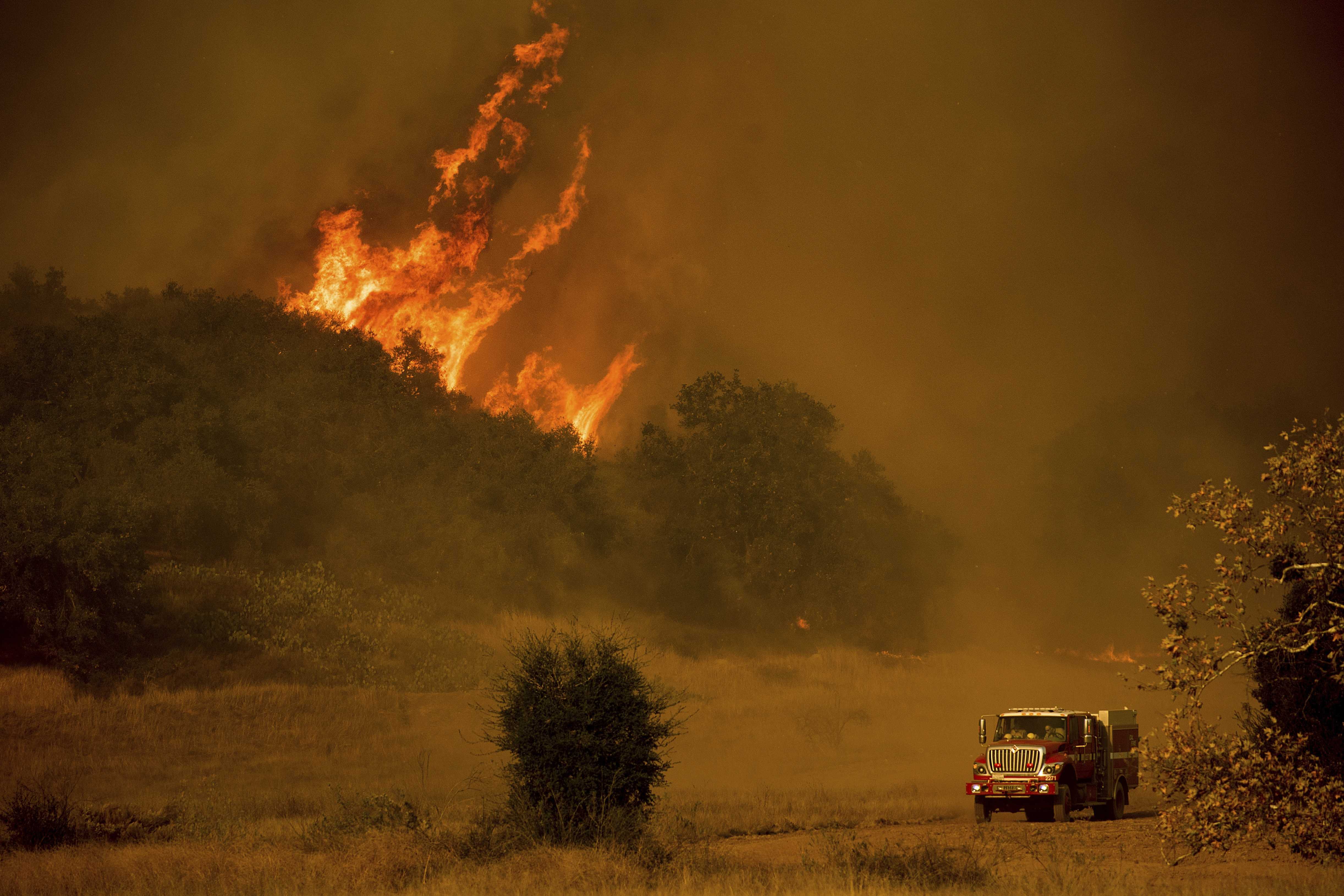 New evacuations ordered as huge Southern California fire flares up