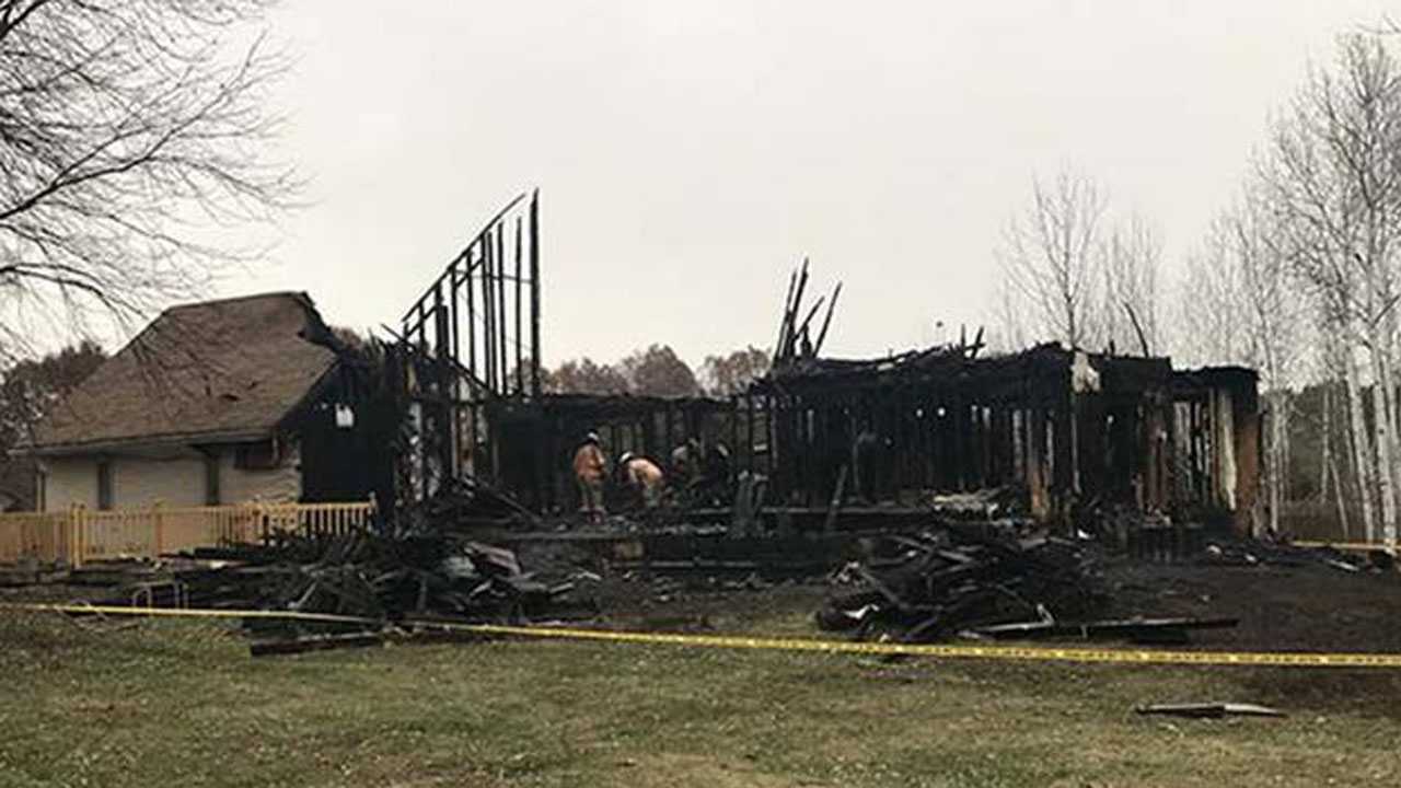 6 dead in IL house fire