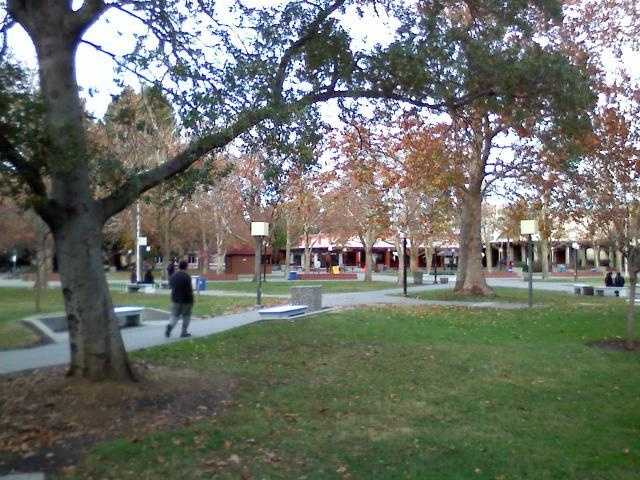 Lawmakers OK free year of community college for all