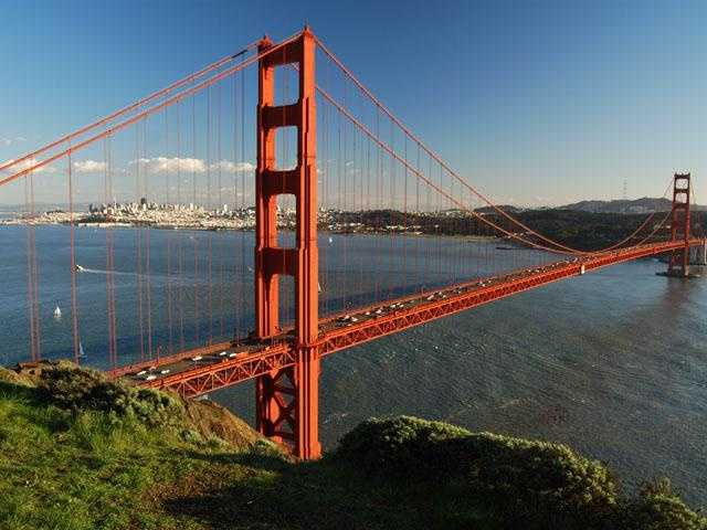 Golden Gate Bridge daredevils charged with trespass