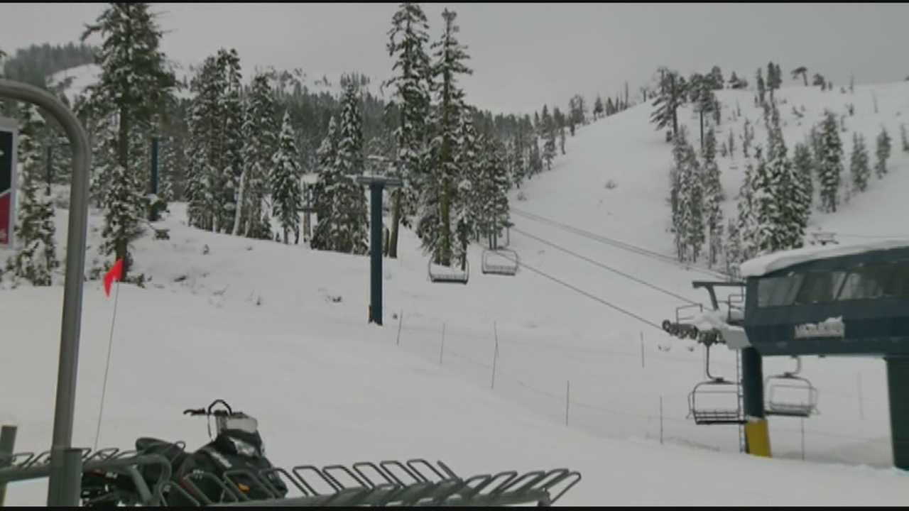 23-year-old snowboarder dies after losing control, hitting fence