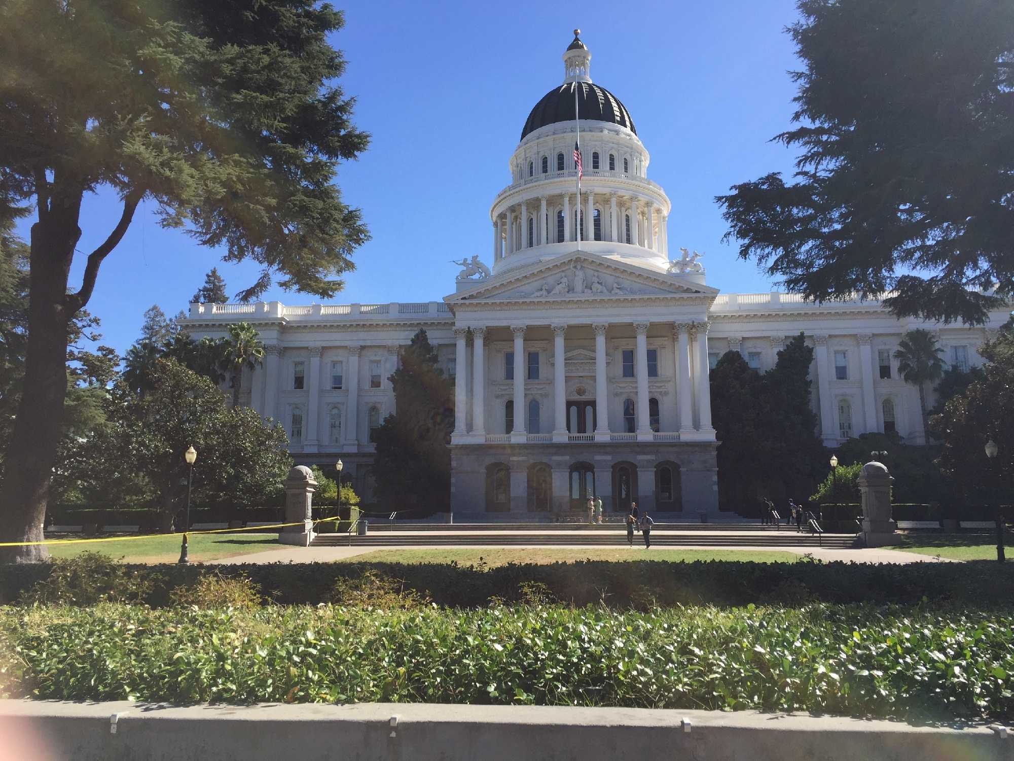 California lawmakers to tackle housing crisis, immigration