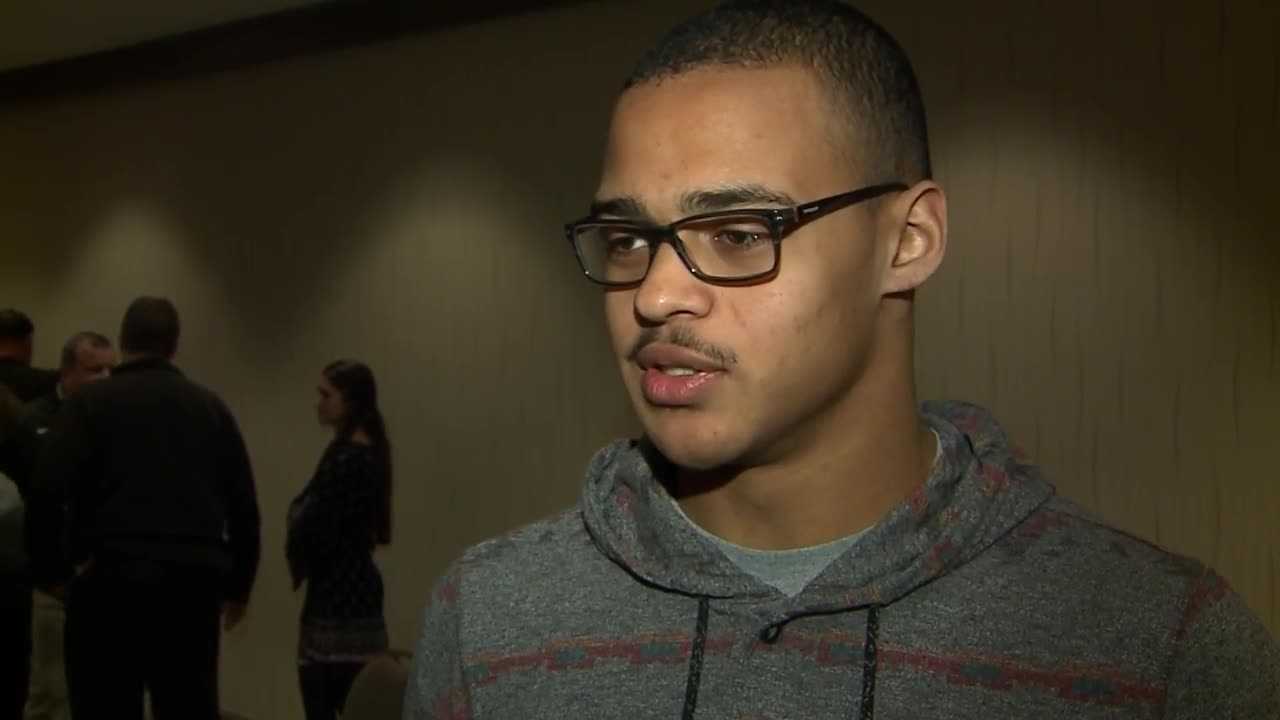 Iowa tight end threatened with gun in hometown of Omaha