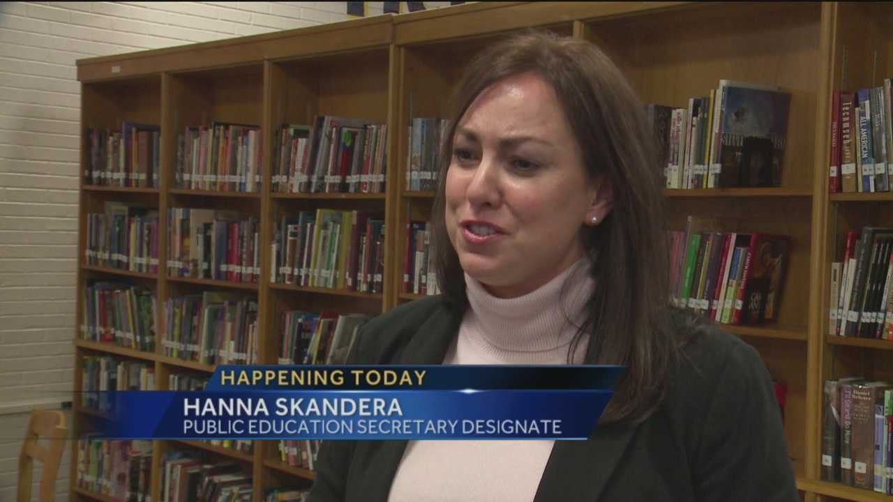 New Mexico Public Education Secretary Skandera to step down