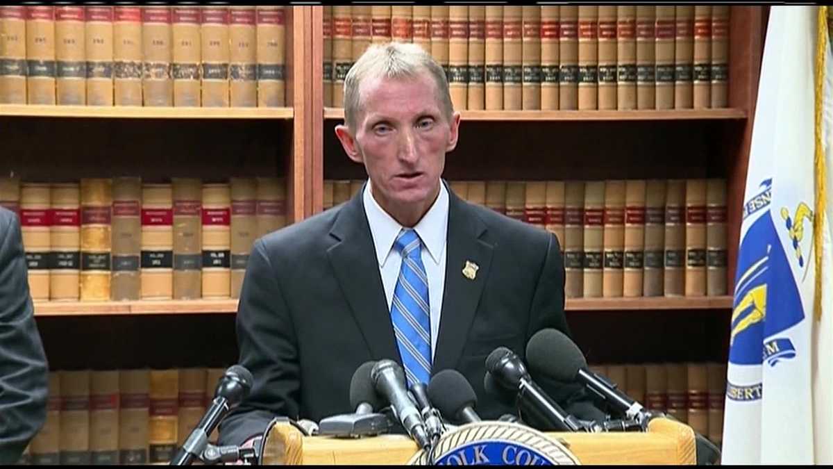 boston police commissioner william evans to announce retirement