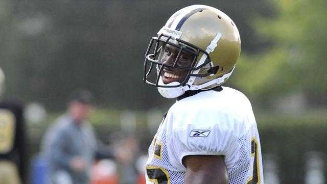 That Time Reggie Bush Brought A Baseball Bat To A Football Game