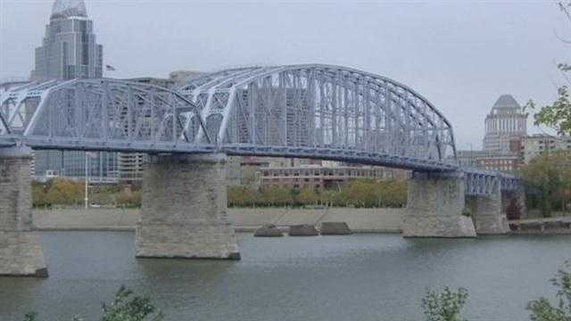 'Party on the Purple' fills party-less void on Cincinnati's riverfront - WLWT Cincinnati