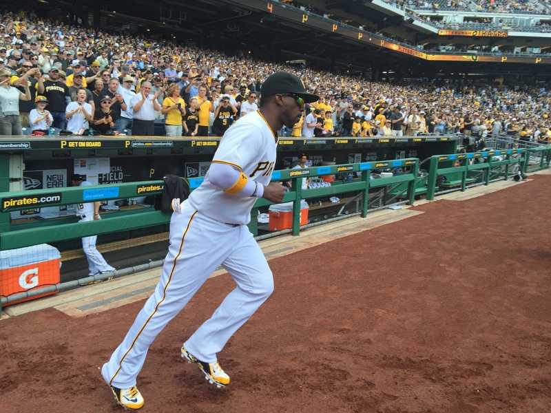 Report: Giants agree to acquire #Pirates star Andrew McCutchen