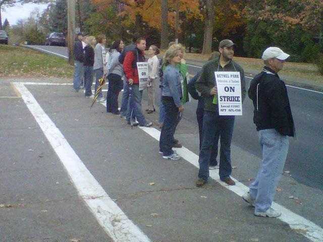 Pittsburgh Federation of Teachers seeks authorization to strike