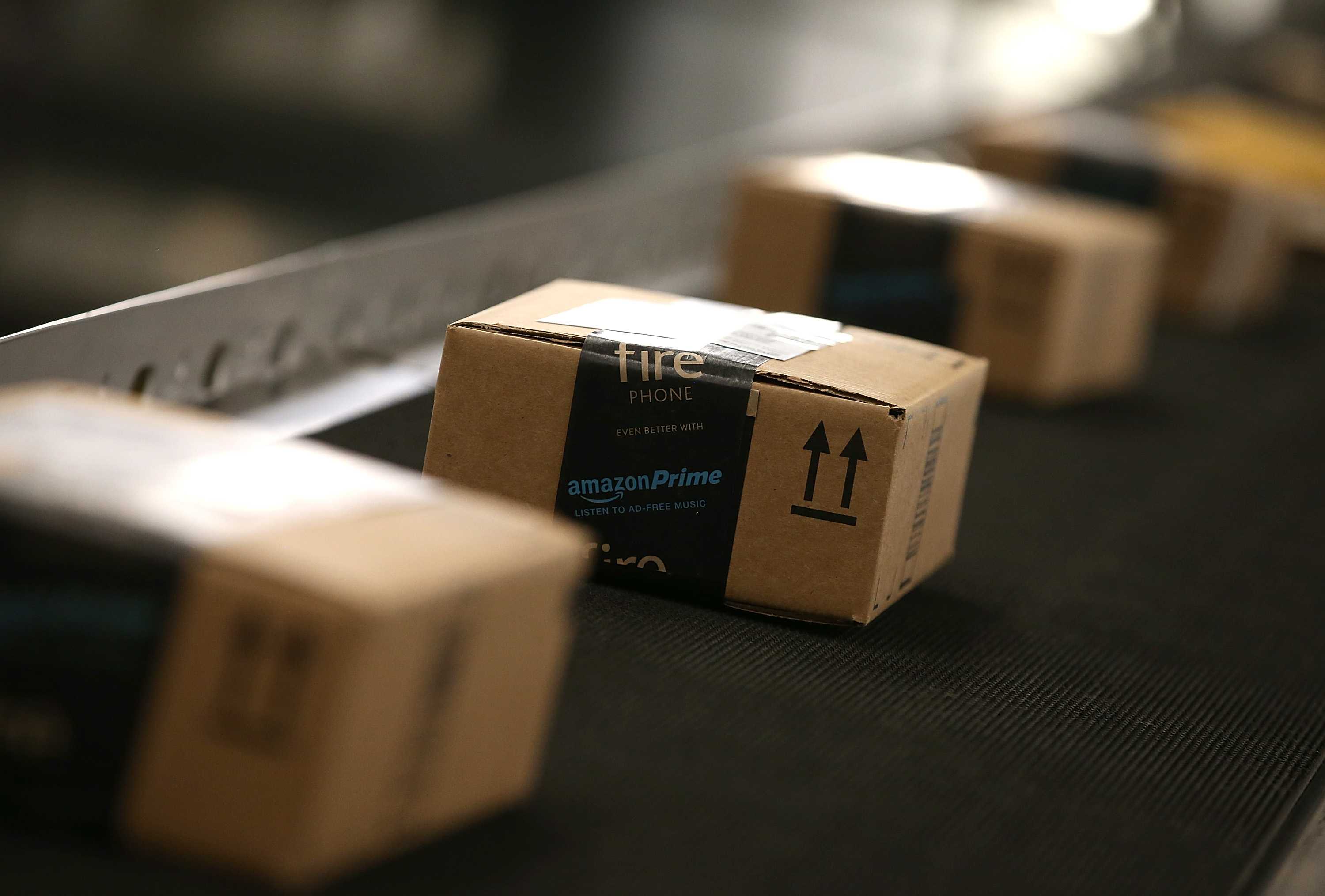 Amazon will now let you try on clothes before you buy them