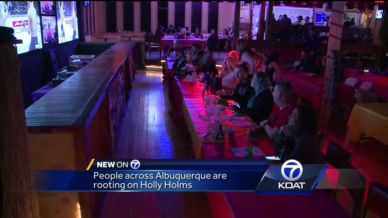 Fans root for Holly Holm