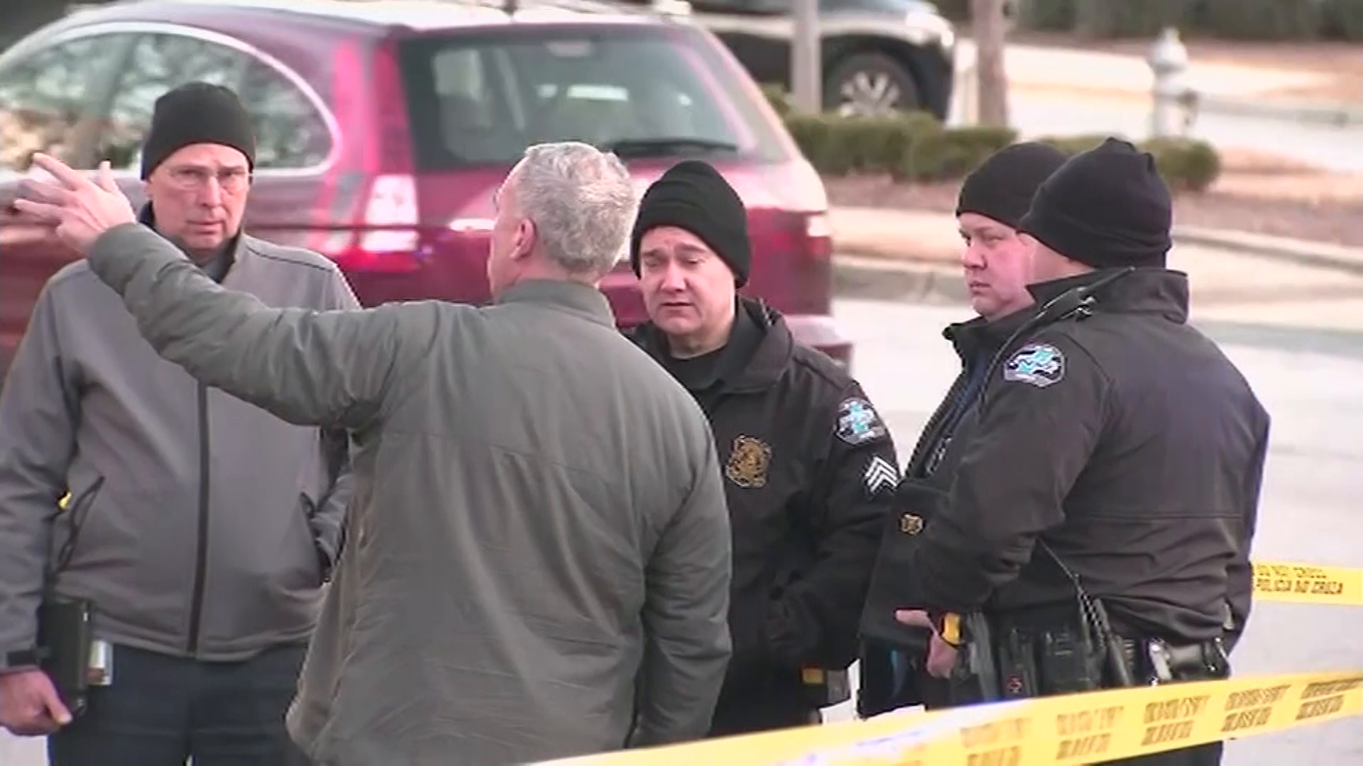 FBI agent dragged by truck during arrest operation