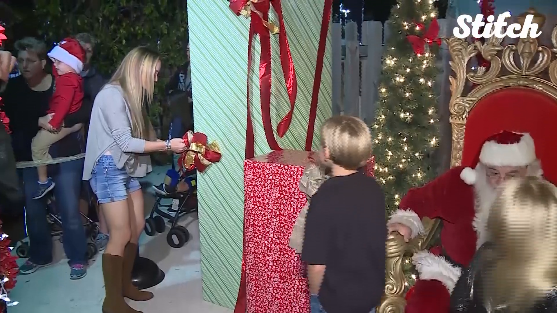 Daddy’s home! Naval officer surprises his children for Christmas
