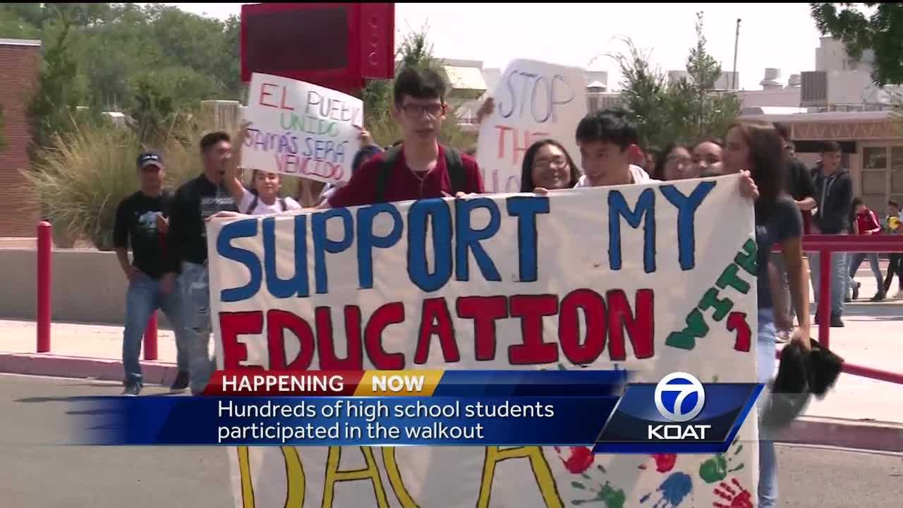 High school students show support for DACA